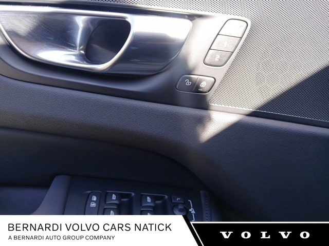 2026 Volvo XC60 Plus - Photo 31