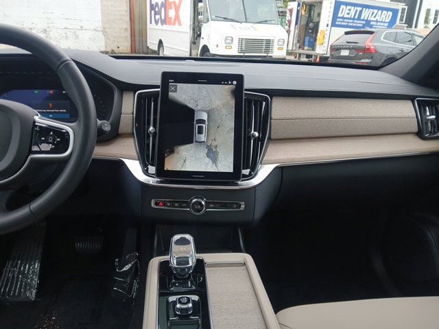 2026 Volvo XC90 Plus - Photo 16