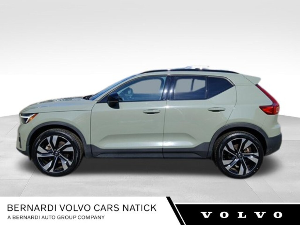 Certified 2023 Volvo XC40 B5 Plus Dark Theme SUV