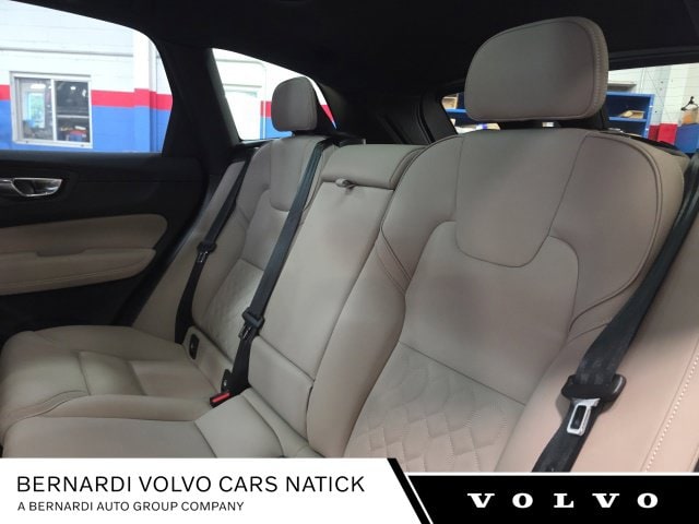 2026 Volvo XC60 Plus - Photo 10