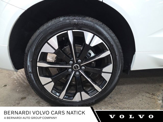 2026 Volvo XC60 Plus - Photo 19