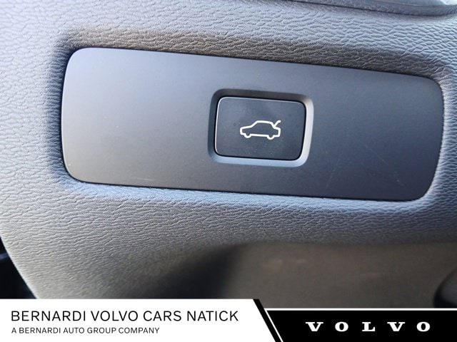 2026 Volvo XC60 Plus - Photo 33