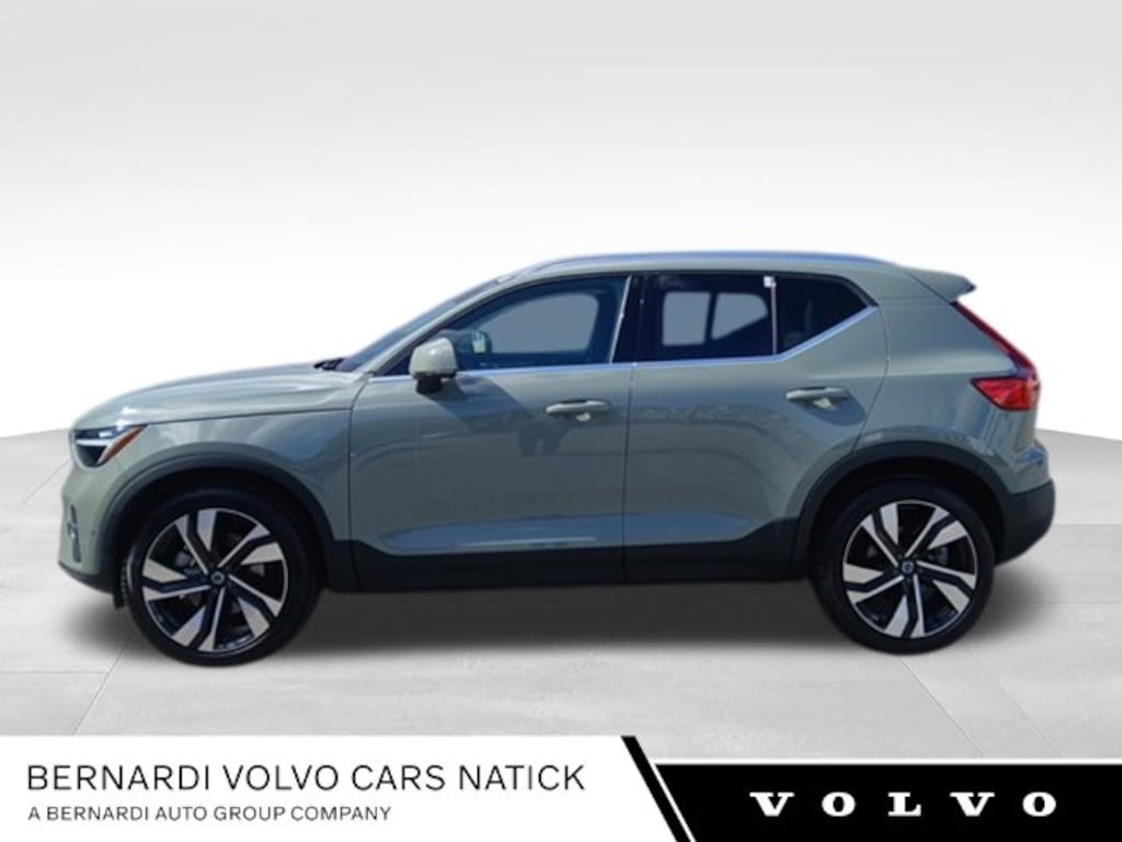 Certified 2024 Volvo XC40 B5 Plus Bright Theme SUV