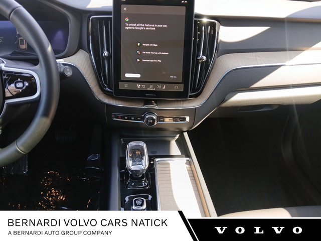 2026 Volvo XC60 Plus - Photo 16