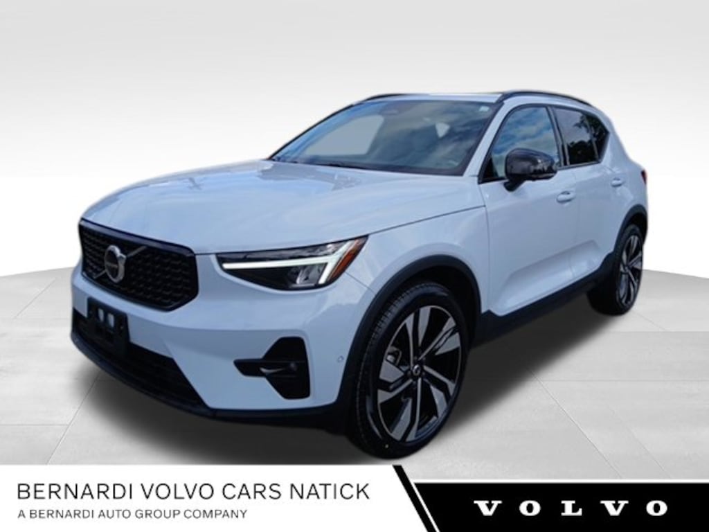 Certified 2024 Volvo XC40 B5 Plus Dark Theme SUV