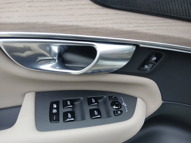 2026 Volvo XC90 Plus - Photo 30