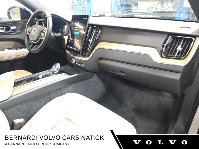 2026 Volvo XC60 Plus - Photo 12