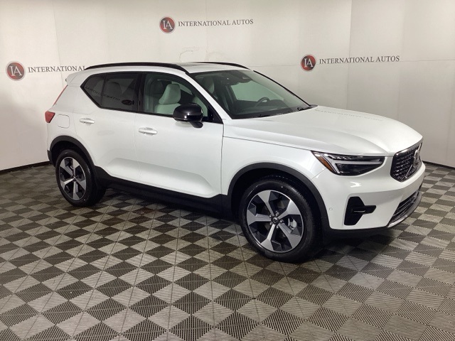 New 2026 Volvo XC40 B4 Plus SUV