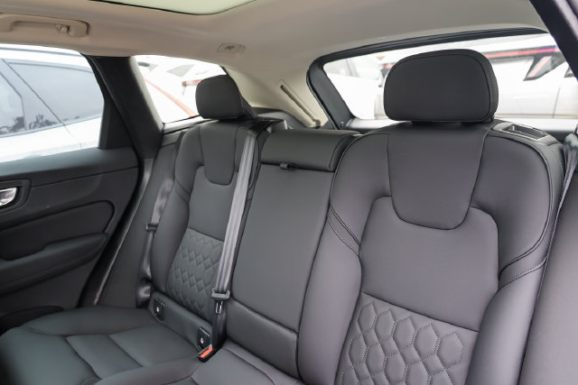 2026 Volvo XC60 Plus - Photo 22