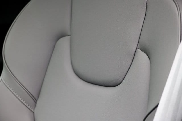 2026 Volvo XC60 Plus - Photo 18