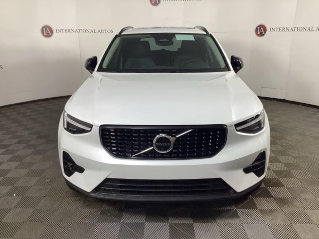 Used 2026 Volvo XC40 B5 Plus SUV