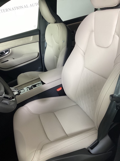 2026 Volvo XC90 Plus - Photo 12