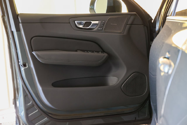 New 2027 Volvo XC60 Plus SUV