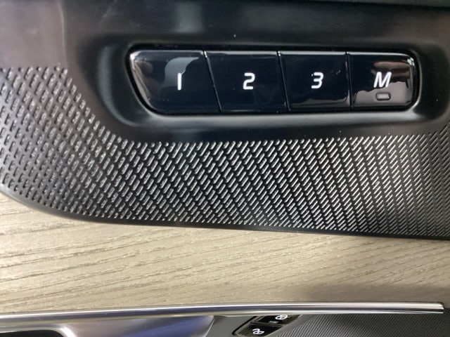 2026 Volvo XC90 Plus - Photo 17