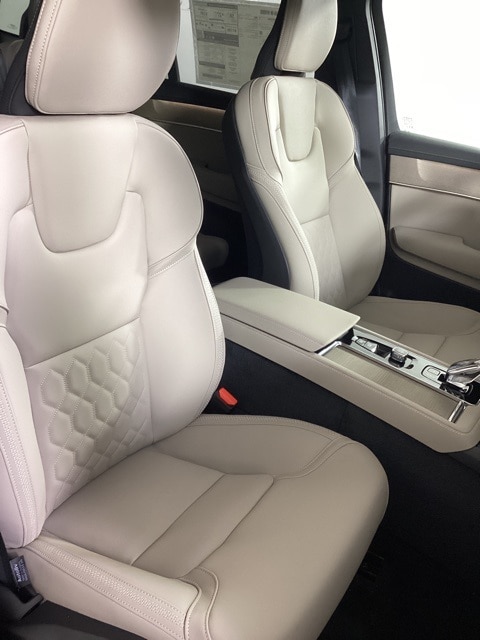 2026 Volvo XC90 Plus - Photo 20