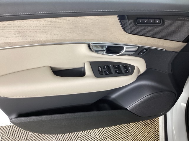 2026 Volvo XC90 Plus - Photo 16