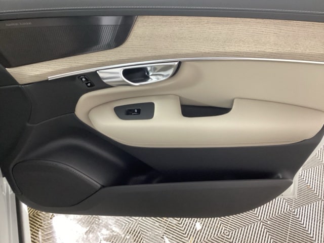 2026 Volvo XC90 Plus - Photo 21