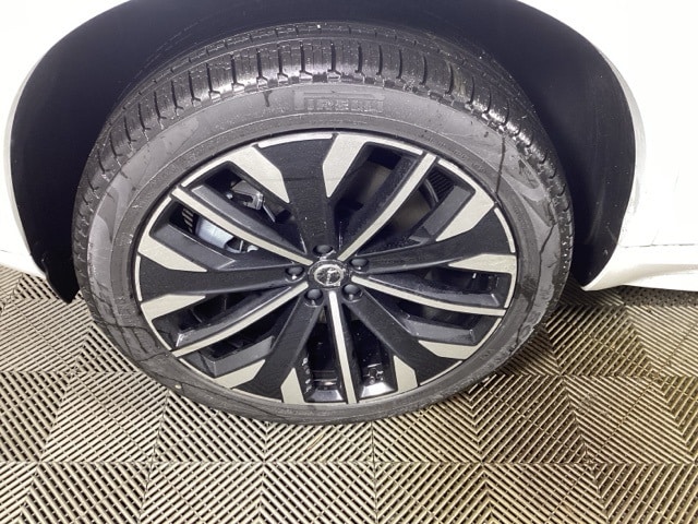 2026 Volvo XC90 Plus - Photo 8