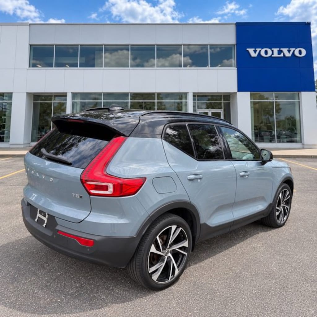 Used 2021 Volvo XC40 R-Design SUV