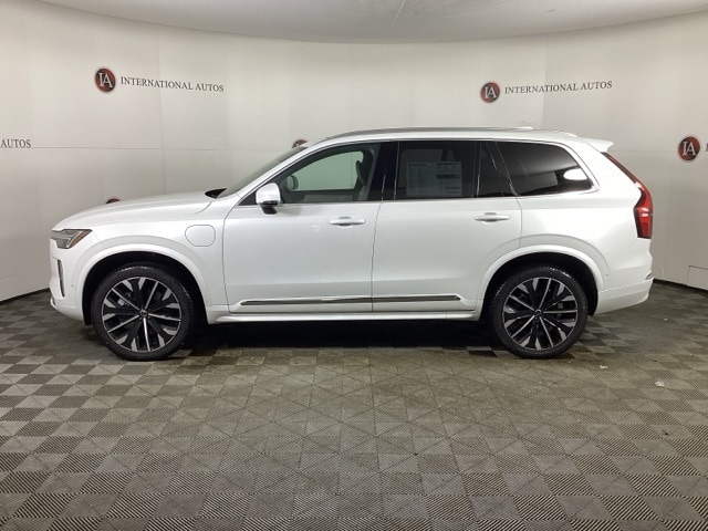 2026 Volvo XC90 Plus - Photo 7