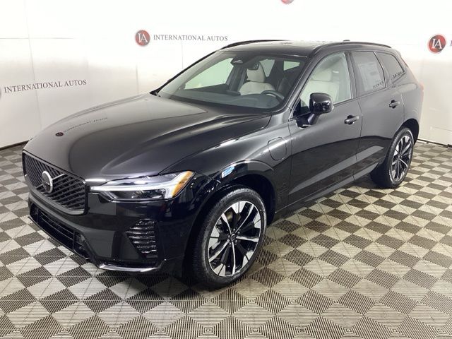 New 2026 Volvo XC60 plug-in hybrid T8 Plus eAWD SUV for sale in Tinley Park, IL