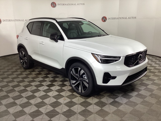 Used 2026 Volvo XC40 B5 Plus SUV