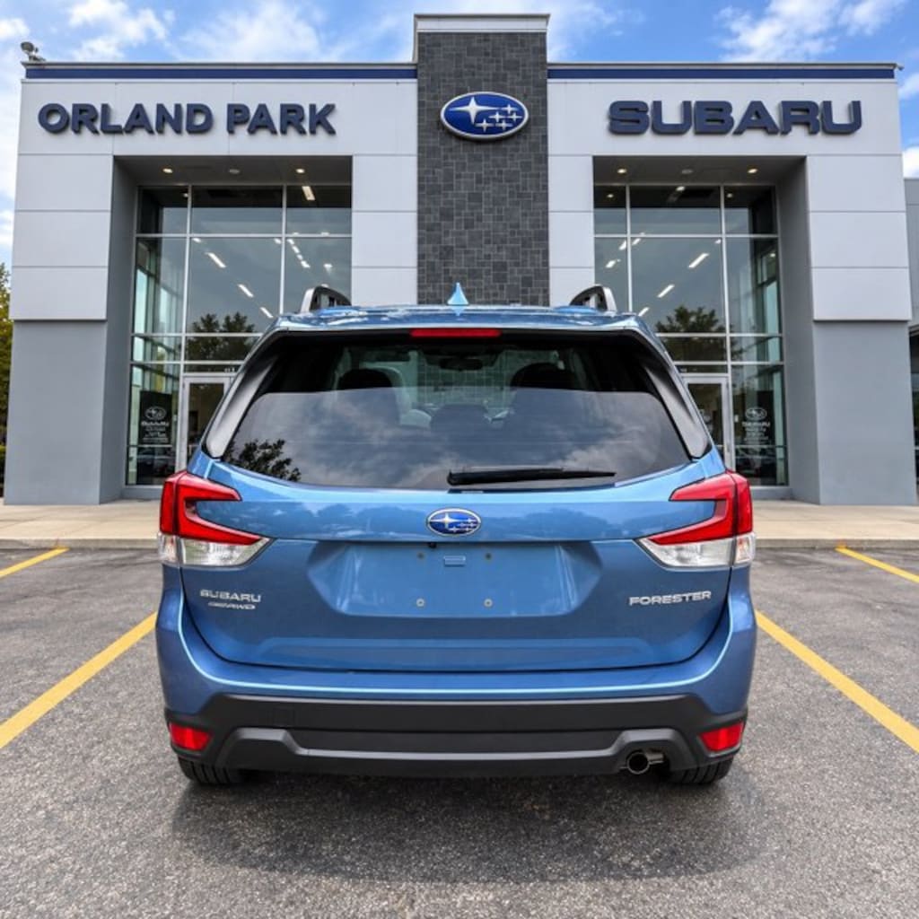 Used 2023 Subaru Forester Premium SUV