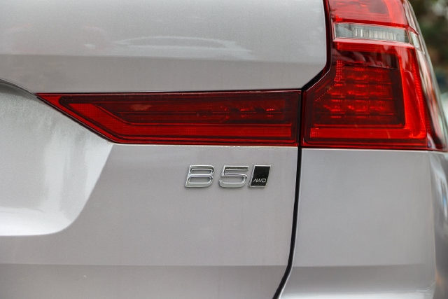 2026 Volvo XC60 Plus - Photo 11