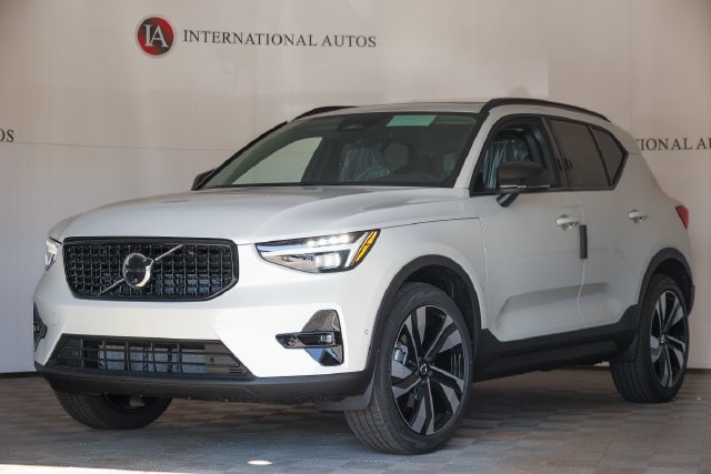 2026 Volvo XC40 Plus