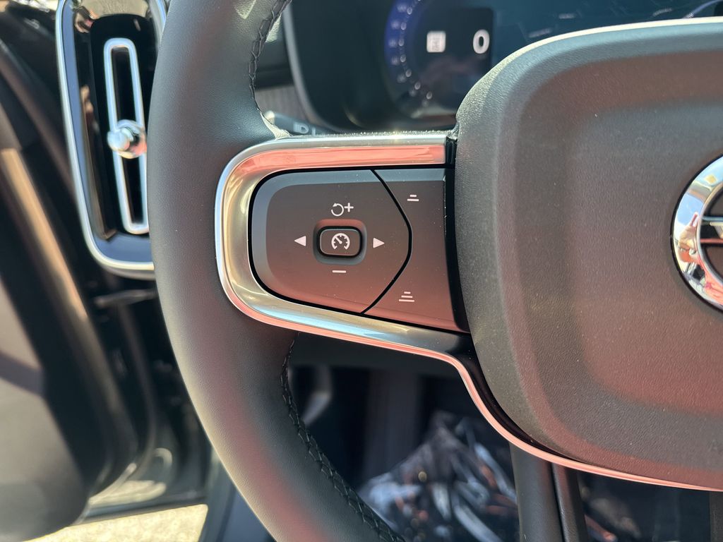 2026 Volvo XC40 Core - Photo 21