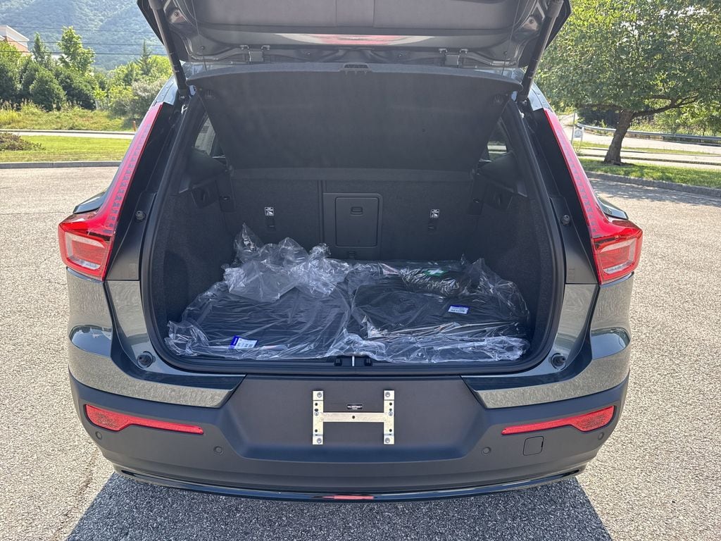 2026 Volvo XC40 Core - Photo 12