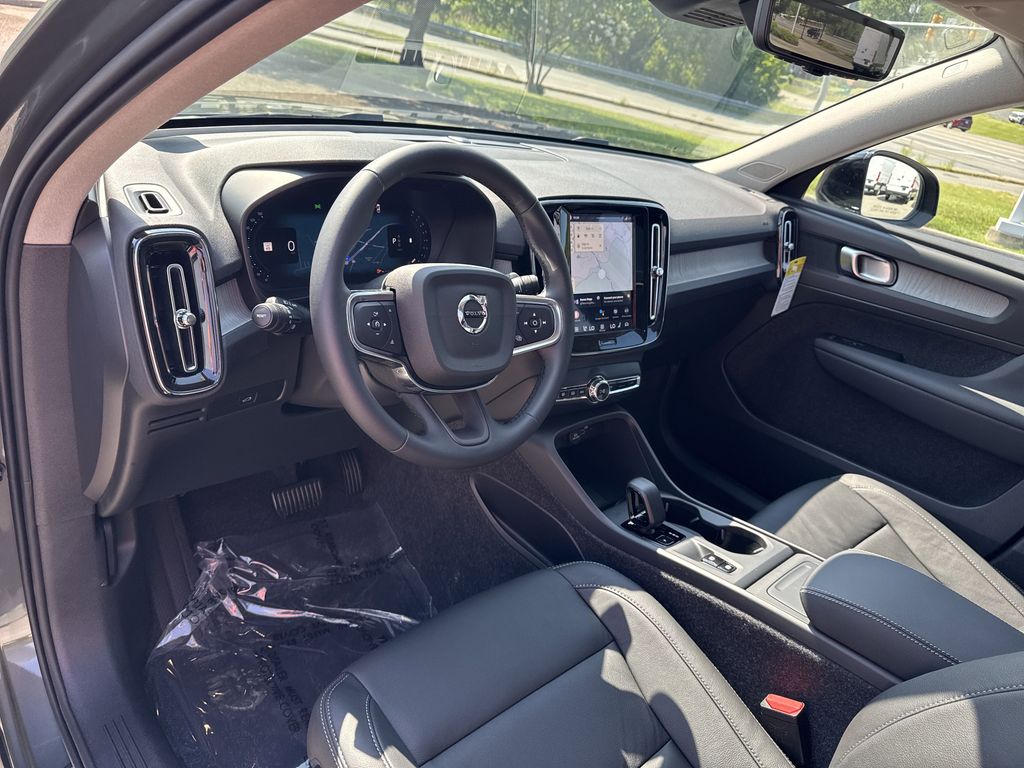 2026 Volvo XC40 Core - Photo 14
