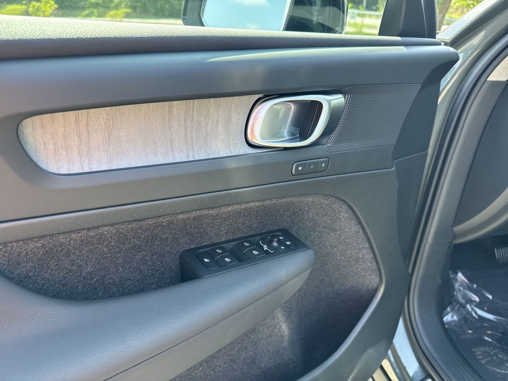 2026 Volvo XC40 Core - Photo 16