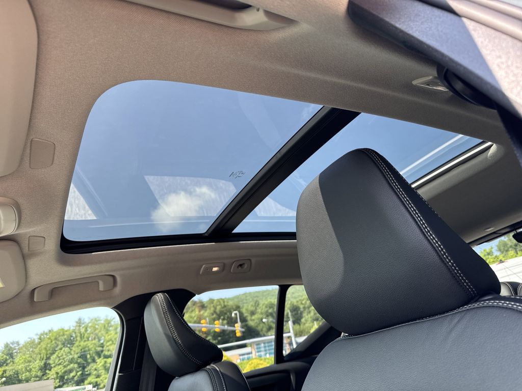 2026 Volvo XC40 Core - Photo 10