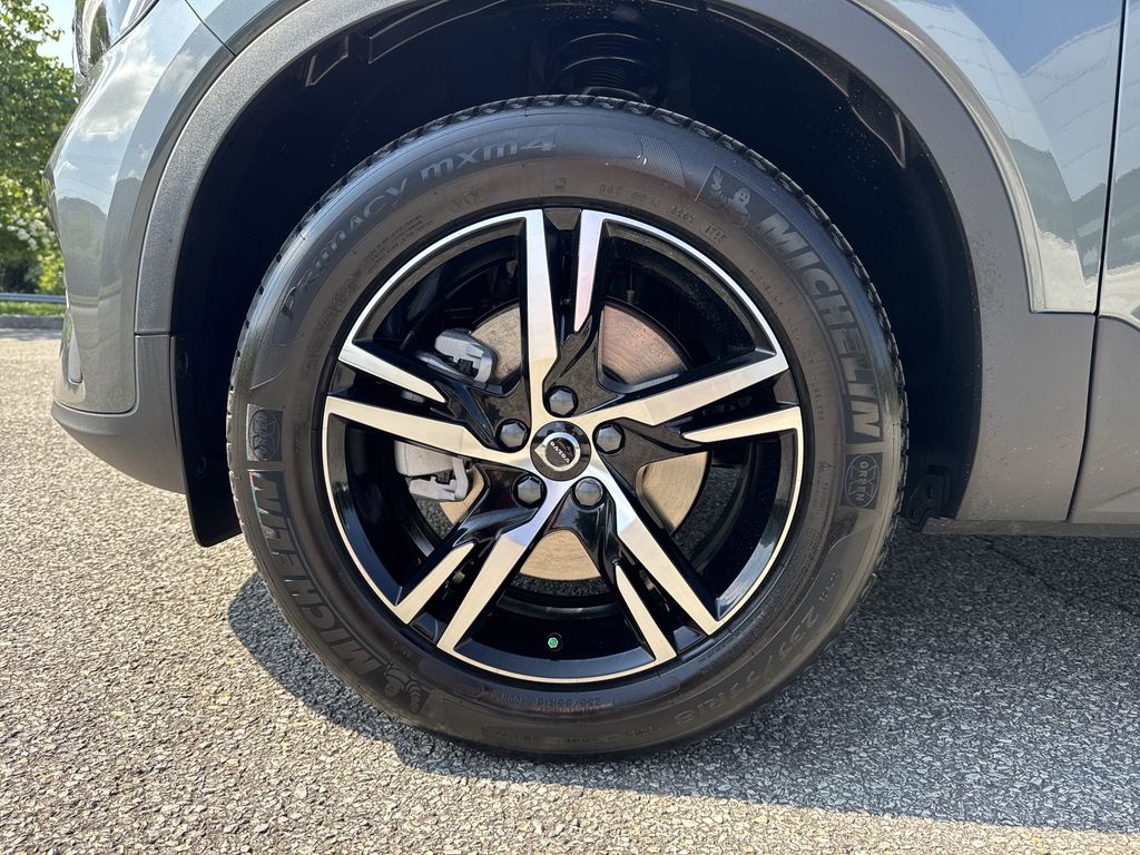 2026 Volvo XC40 Core - Photo 8