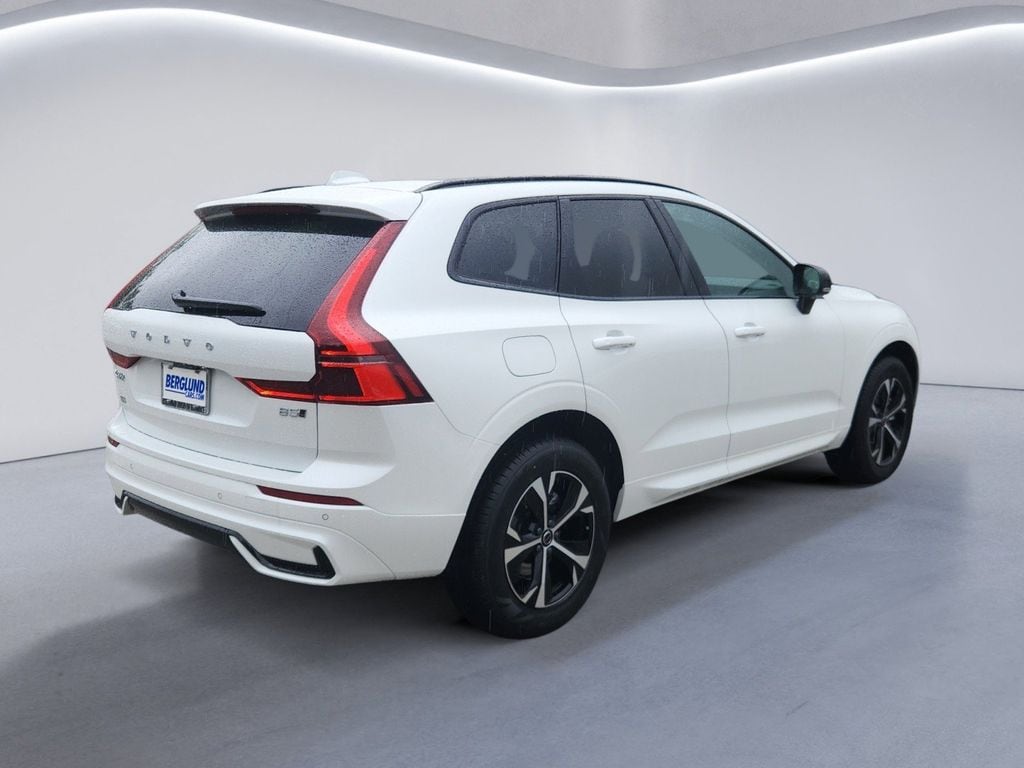 New 2026 Volvo XC60 B5 Core SUV