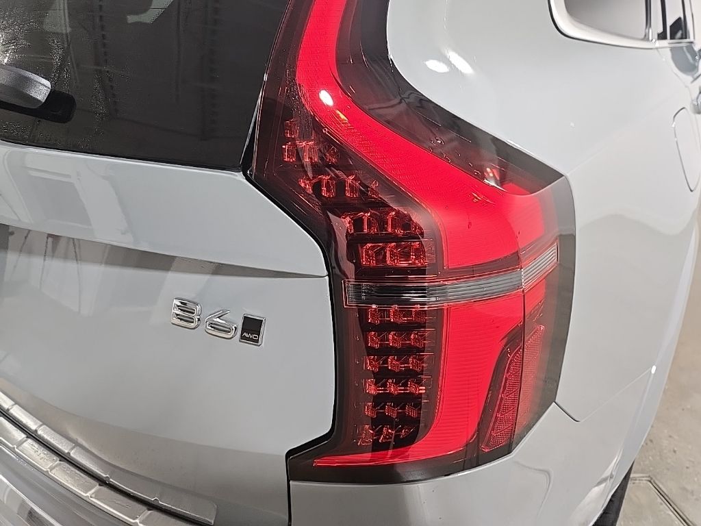 2026 Volvo XC90 Plus - Photo 9