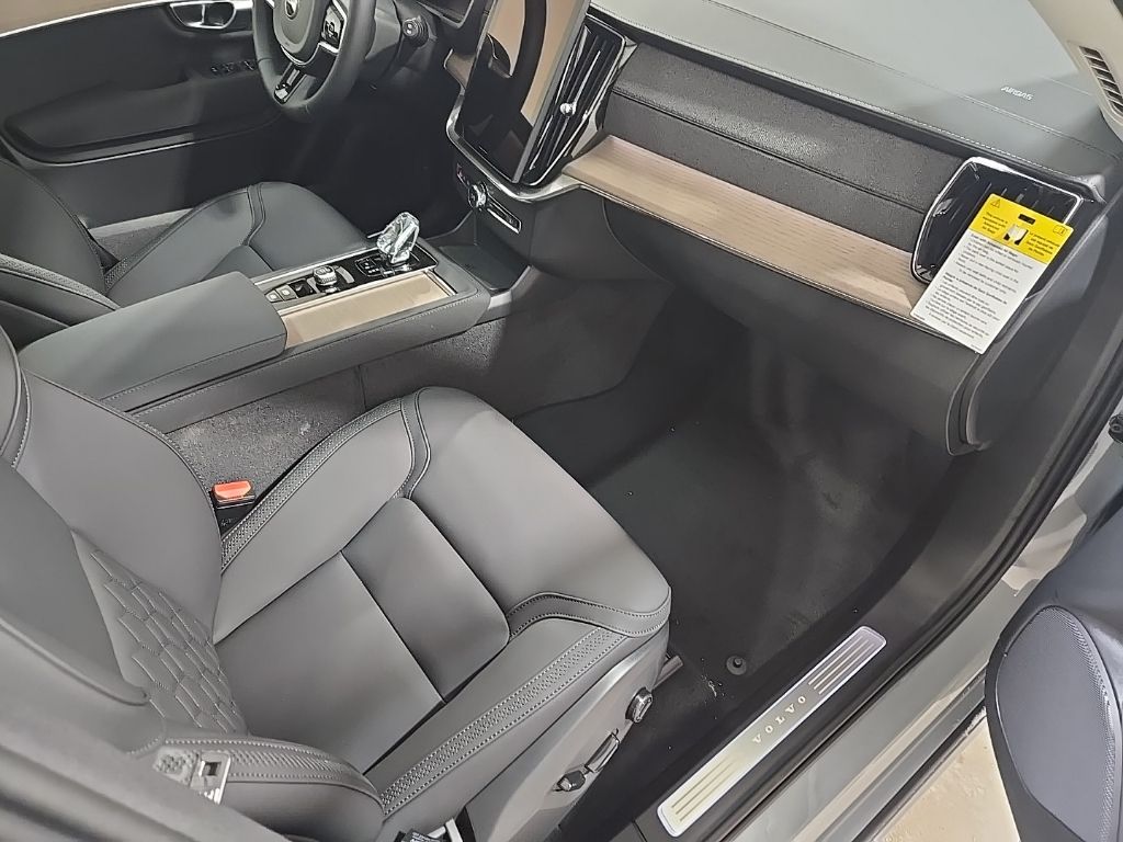 2026 Volvo XC90 Plus - Photo 22