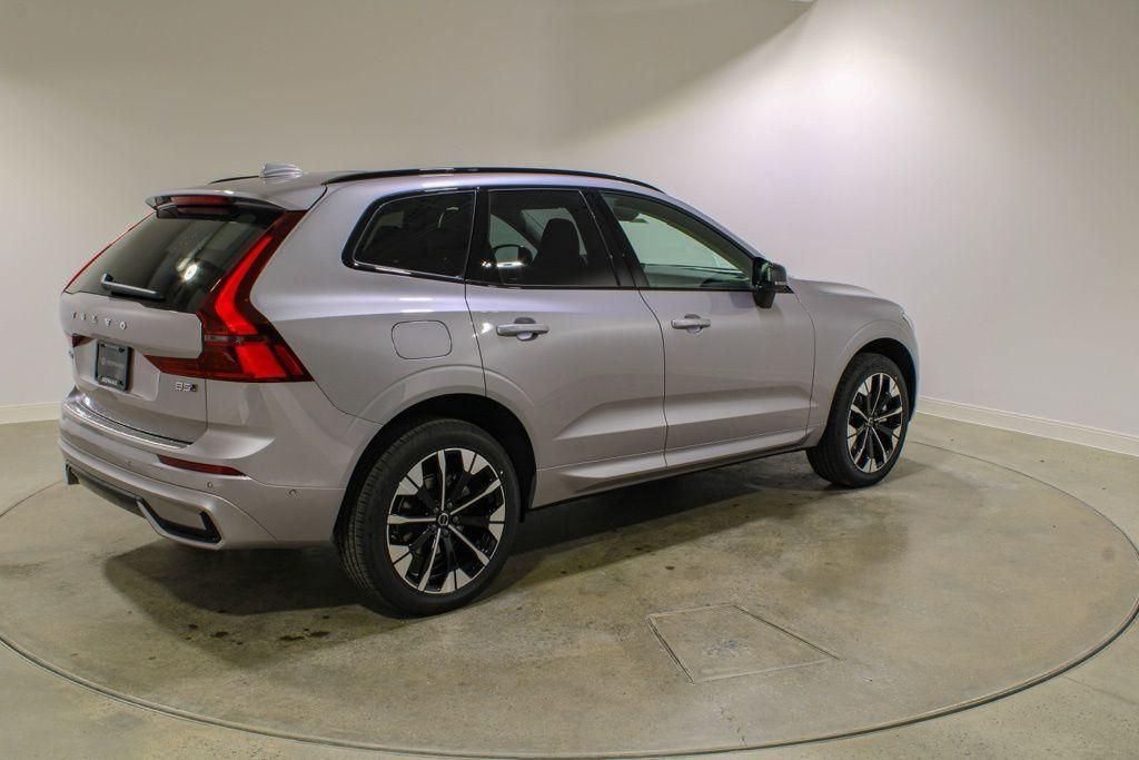 2026 Volvo XC60 Plus - Photo 5