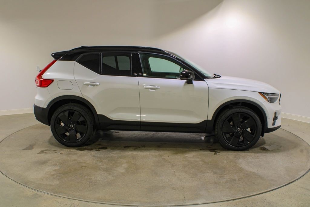 New 2026 Volvo XC40 Ultra SUV
