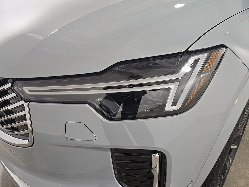 2026 Volvo XC90 Plus - Photo 10