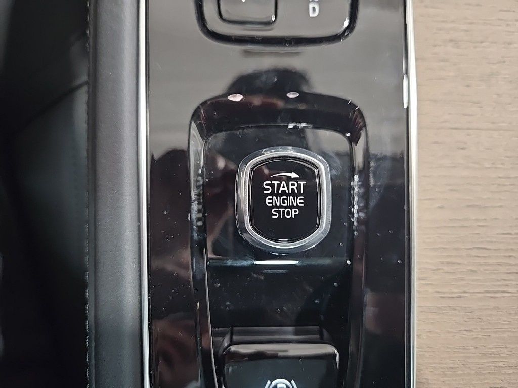 2026 Volvo XC90 Plus - Photo 15