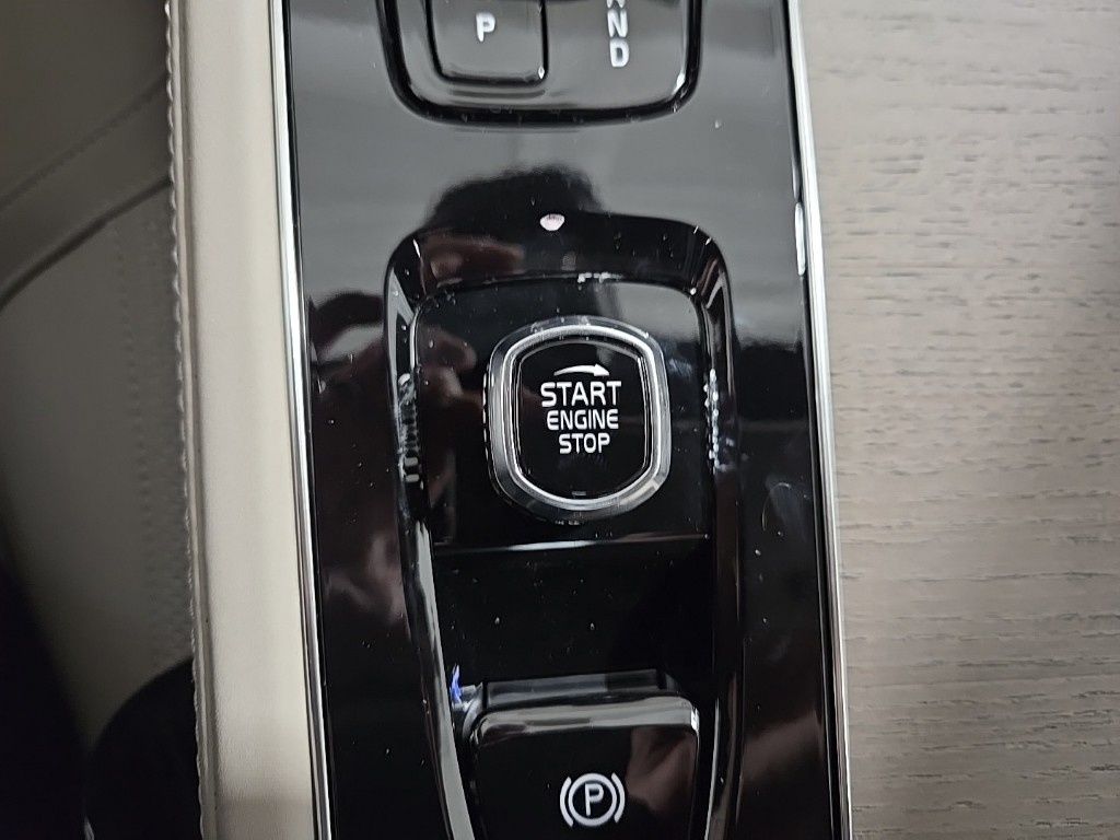 2026 Volvo XC90 Plus - Photo 15