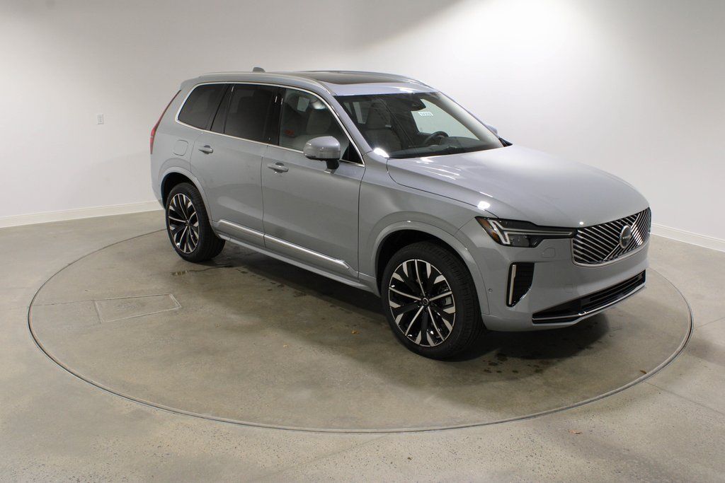 2026 Volvo XC90 Plus - Photo 7
