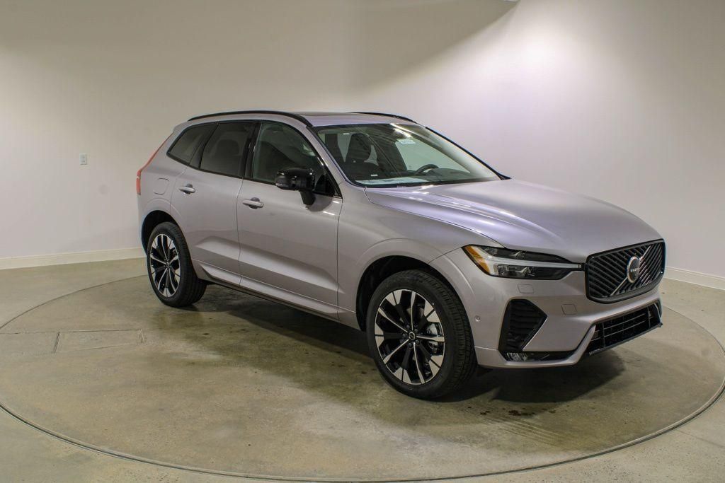 2026 Volvo XC60 Plus - Photo 7