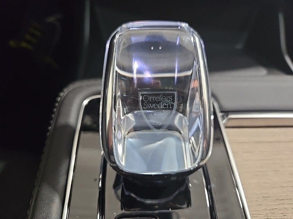 2026 Volvo XC90 Plus - Photo 16