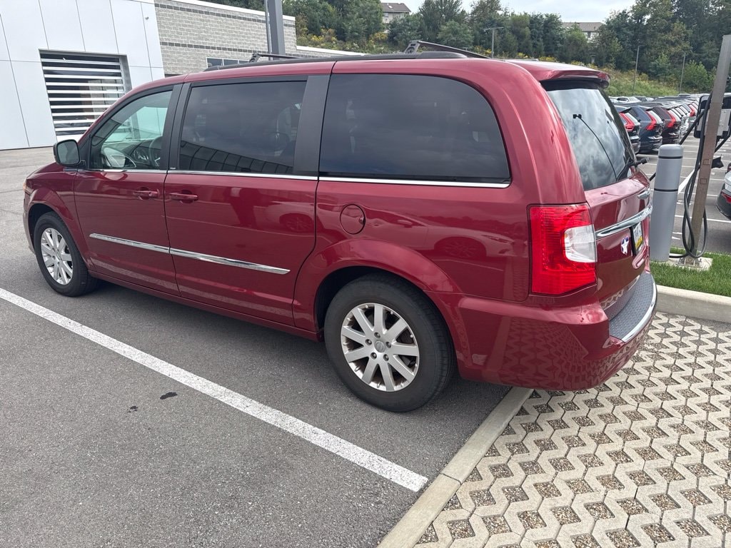 Used 2014 Chrysler Town & Country Touring Van