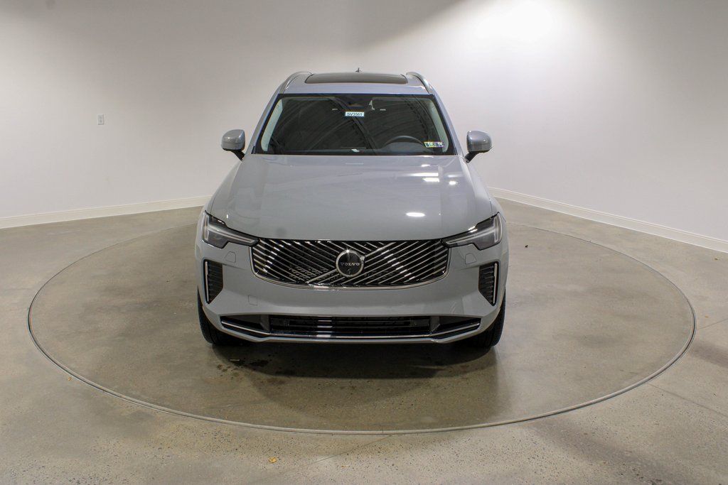 2026 Volvo XC90 Plus - Photo 8