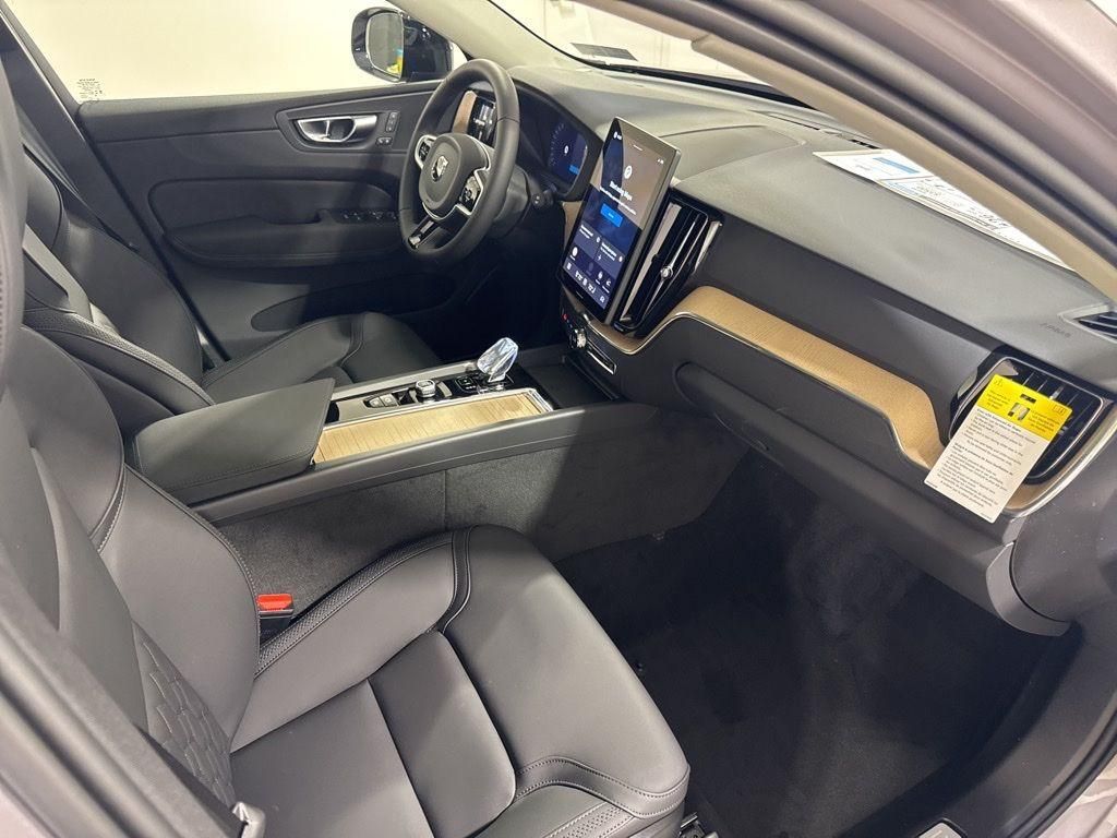 2026 Volvo XC60 Plus - Photo 27