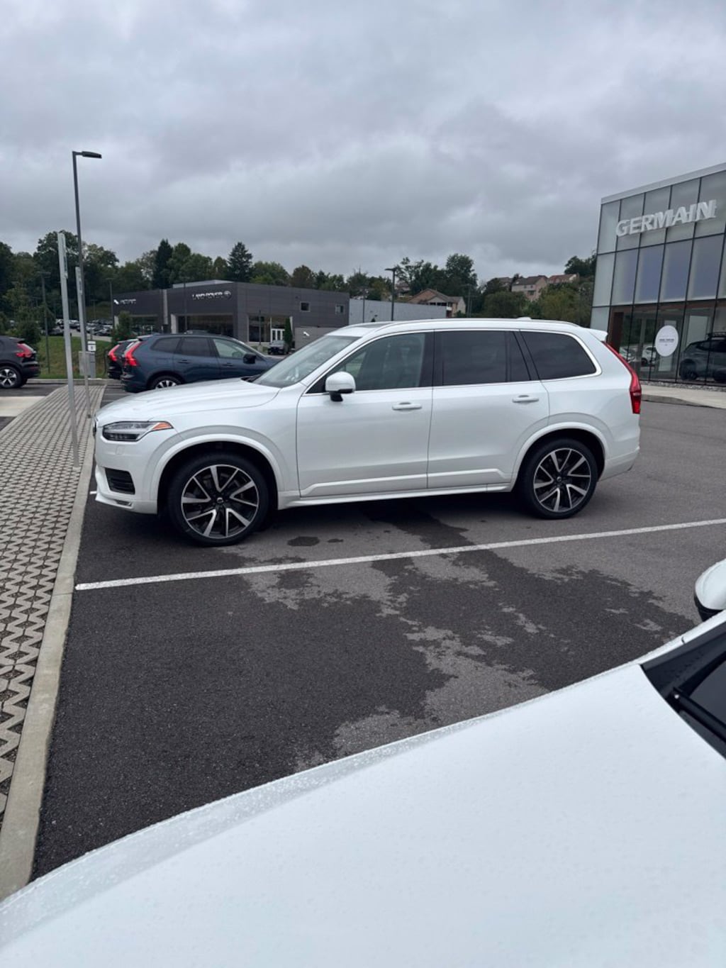 Used 2020 Volvo XC90 T6 Momentum 7 Passenger SUV